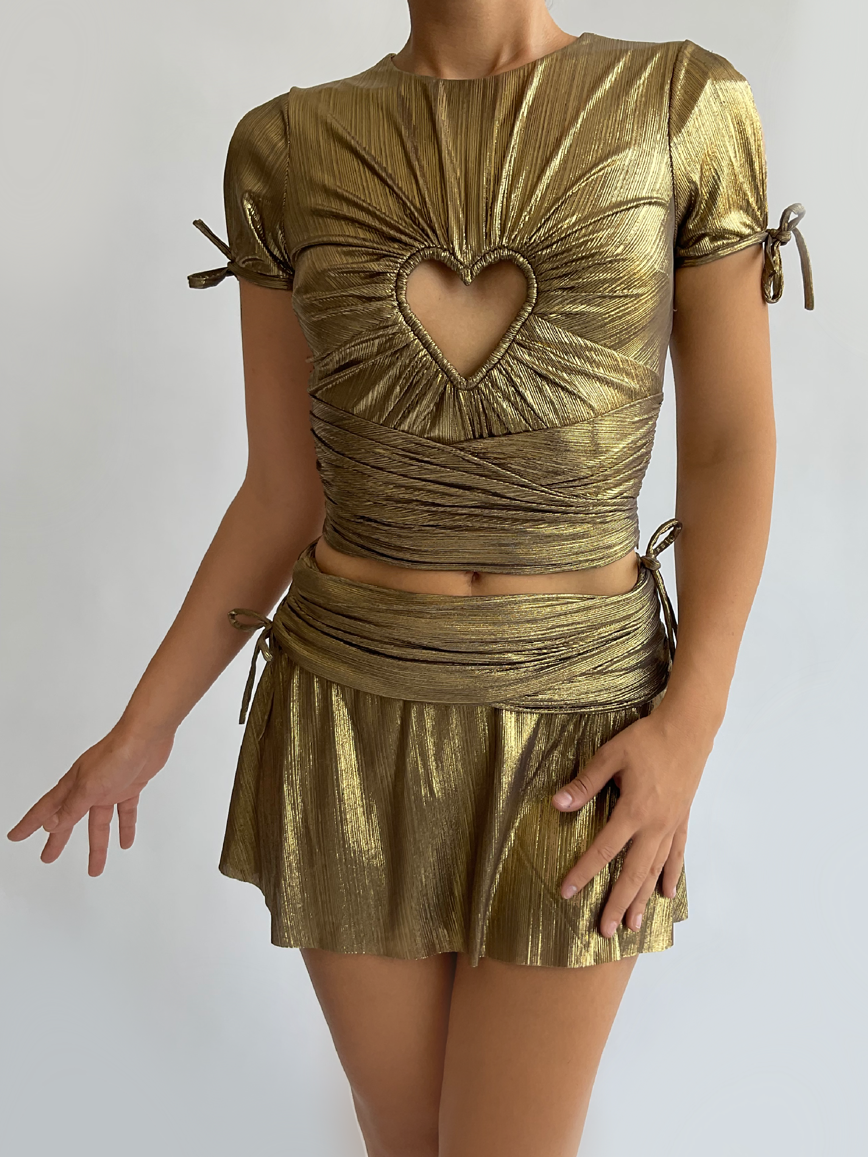 Gold mini two piece dress with heart and short sleeves