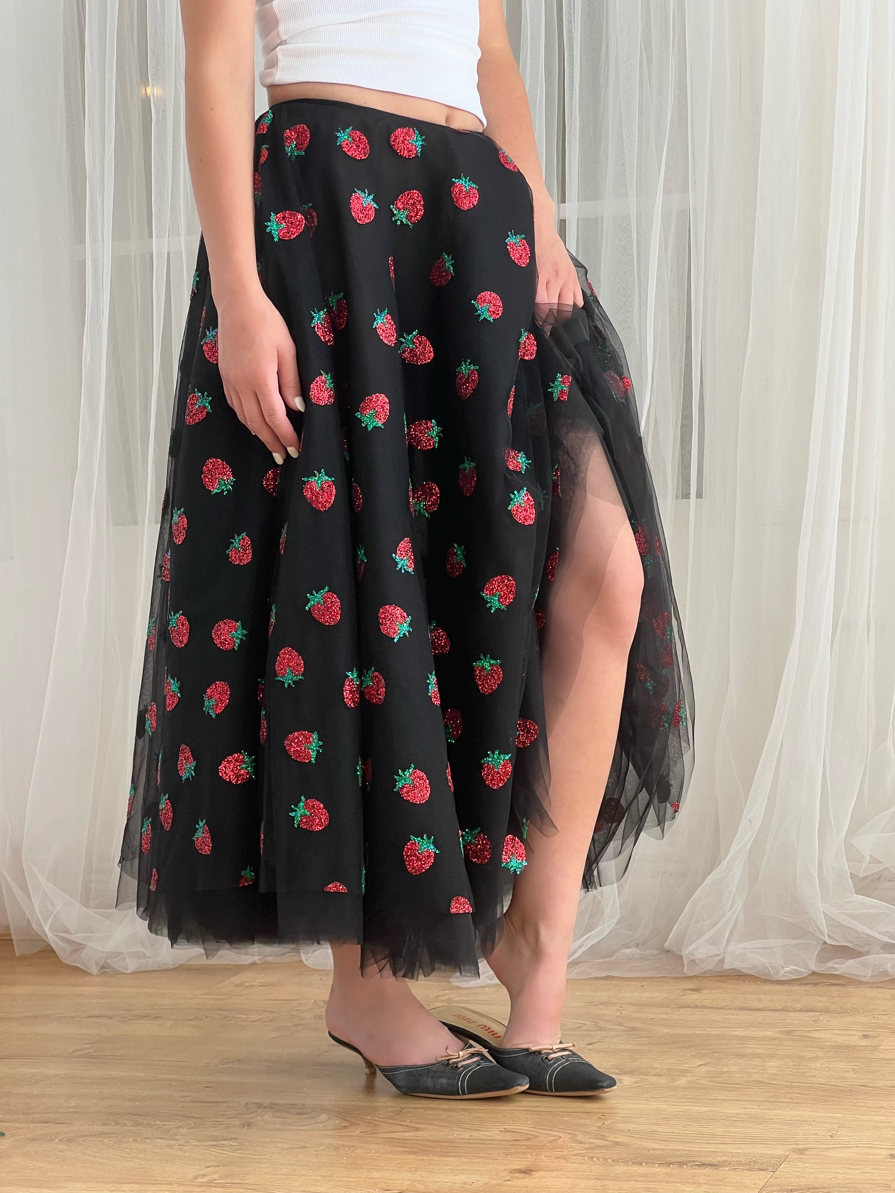 Black strawberry tulle midi skirt