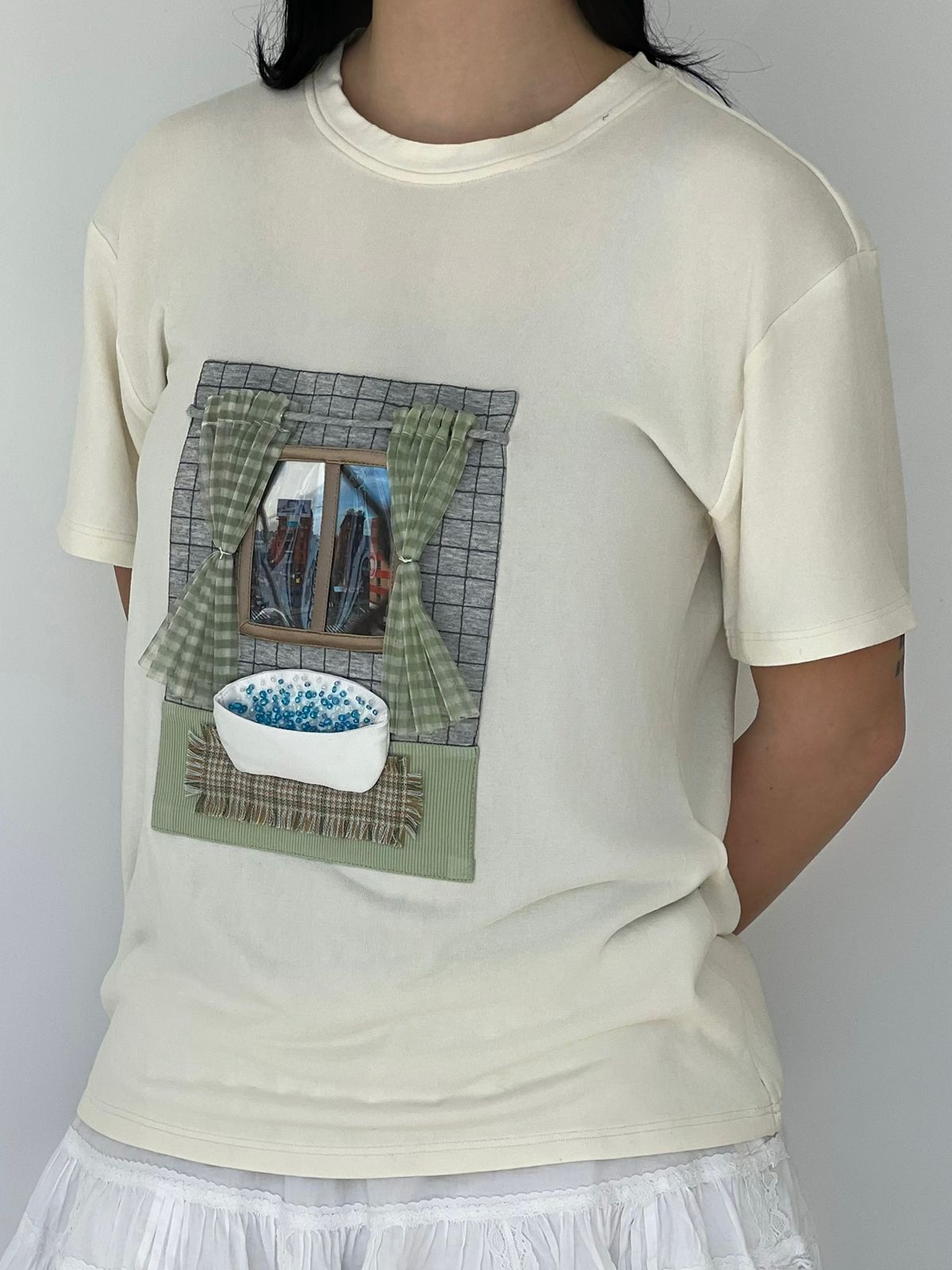 Beige cotton T-Shirt with embroidered pieces