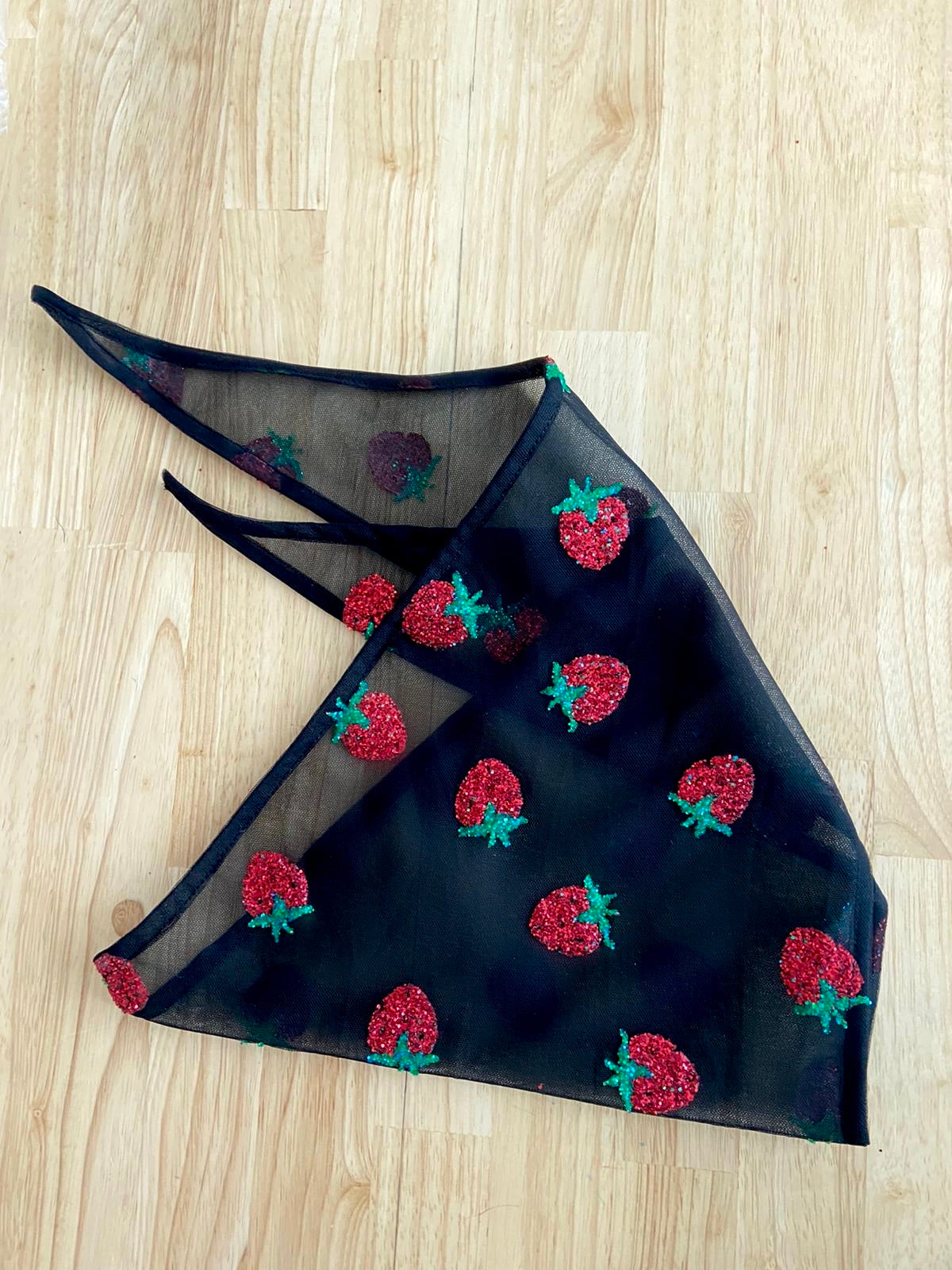 Strawberry Scarf Black