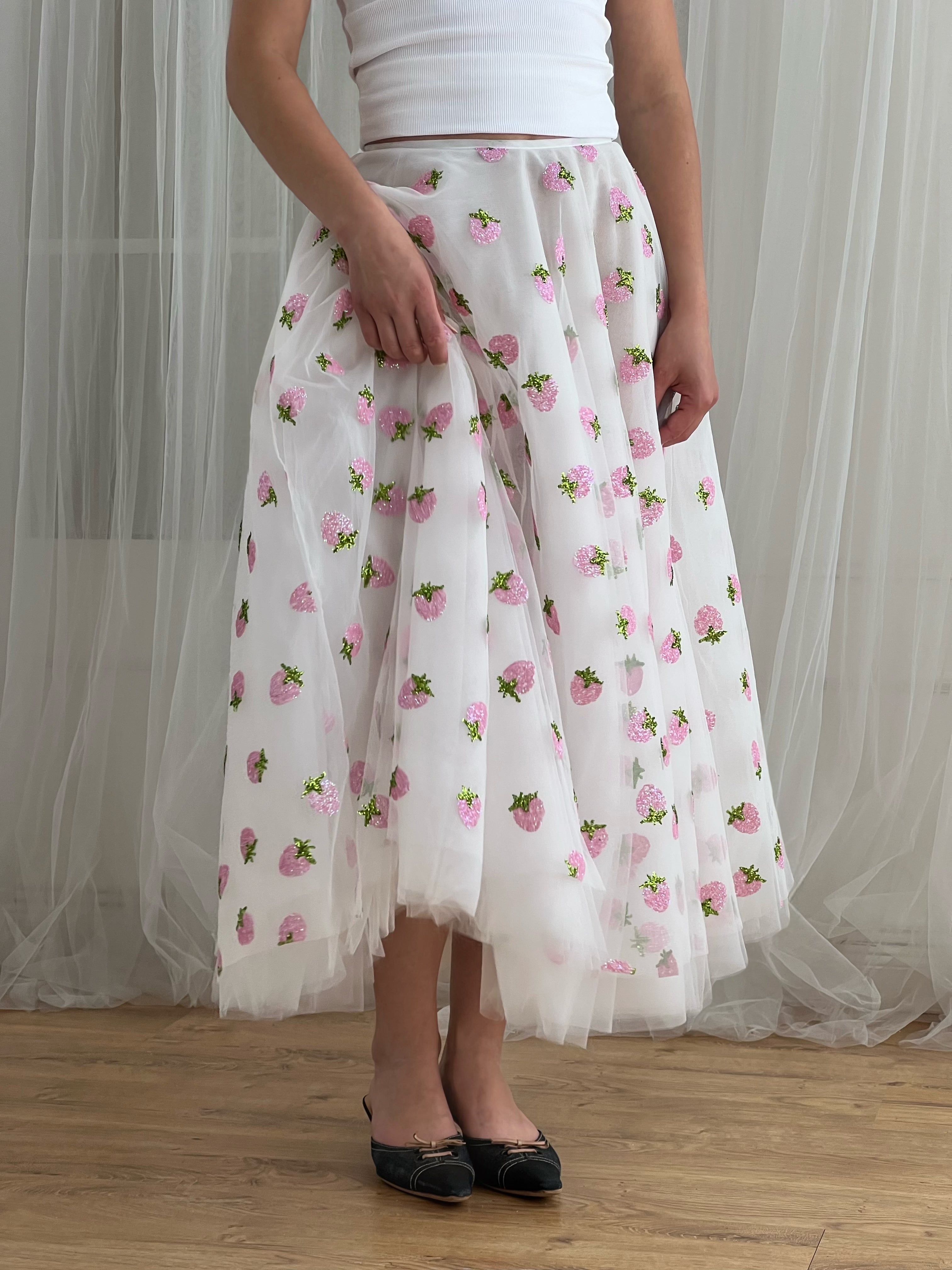White strawberry midi tulle skirt